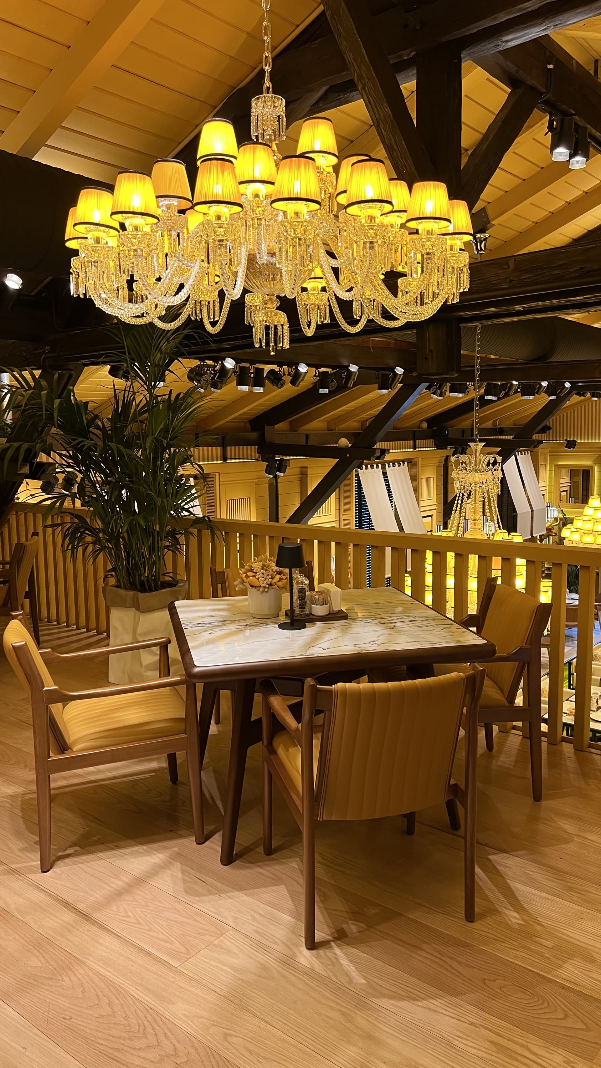 Mahsun Yeşilköy restoran atmosferi